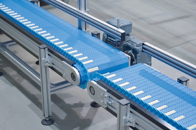 Blue belt conveyor with sidewalls