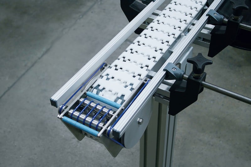 flexible chain conveyor with powered infeed