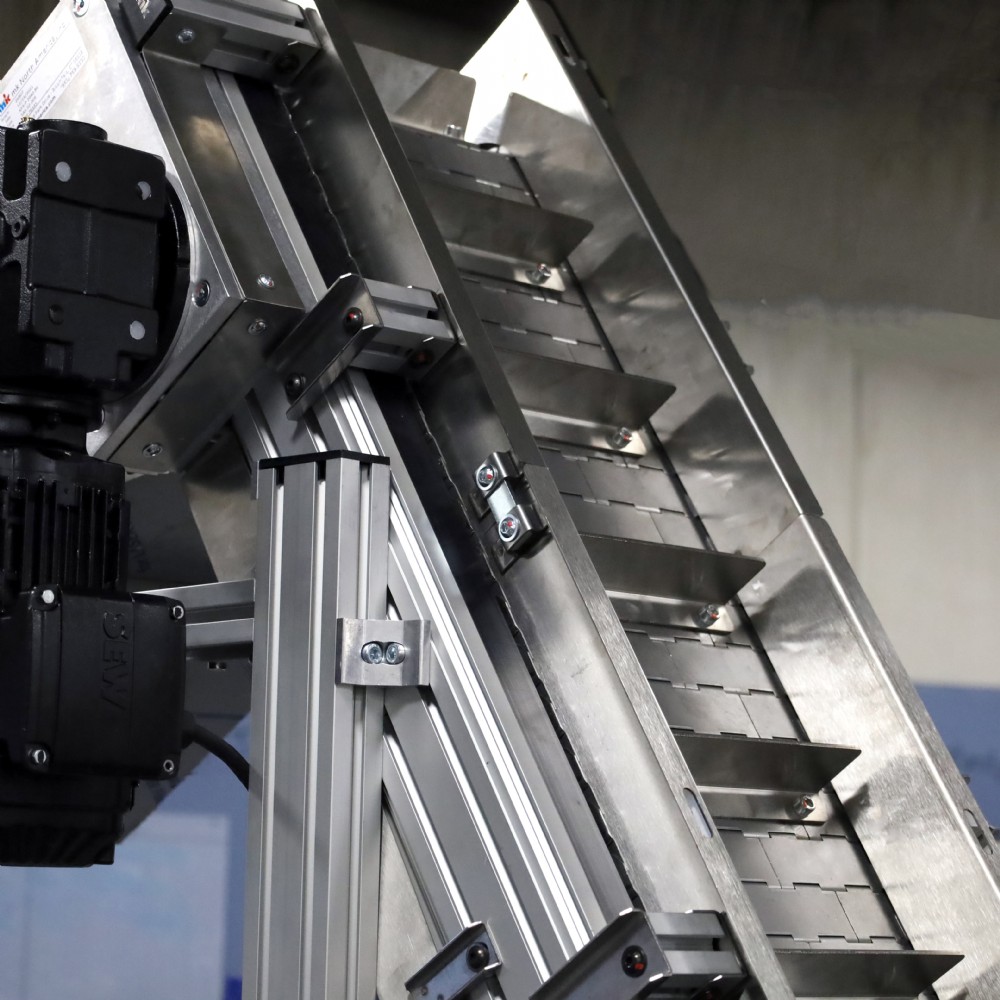 Steel-Hinged Incline Belt Conveyor
